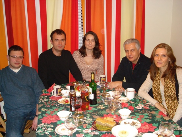 За столом